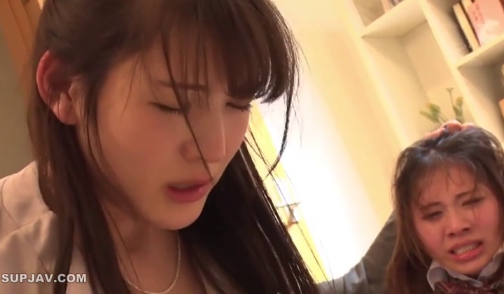 Mother Protects Daughter in Intense Family Scene with Cumshots and Anal