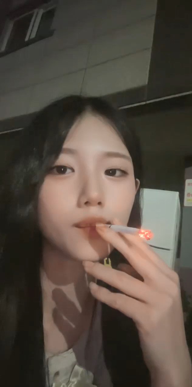 Korean Girl Smoking & Spitting Scene | HD 4K