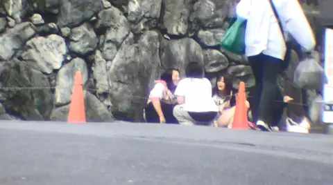Japanese Girls Spitting in 3D – Amateur Footage