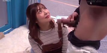 Asian Amateur Couples in Intimate Outdoor Encounter