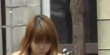 Cute Japanese Girl’s Panties Exposed During Sharking