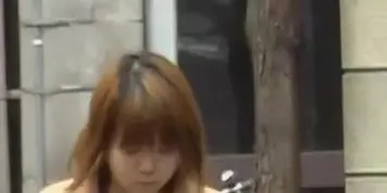 Cute Japanese Girl’s Panties Exposed During Sharking
