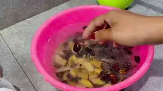 Piling Jengkol Beans with Mbokde - Asian Homemade Scene